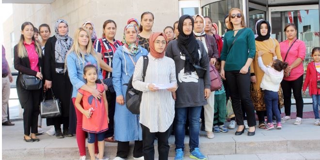 Veliler 'İlkokul yıkılacak' iddiası ile Valiliğe koştu