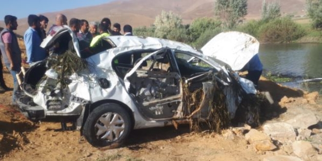 Virajı alamayan otomobil takla attı: 3 ölü, 2 yaralı