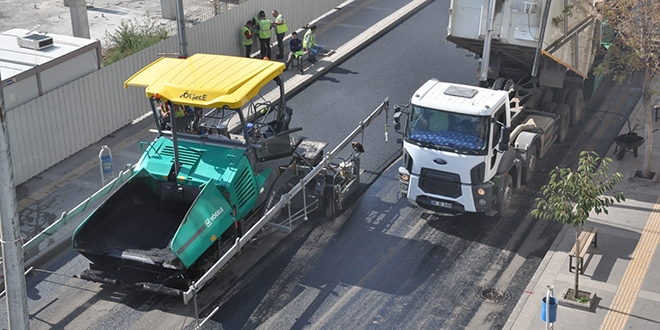 Kars'ta yolları karayolları yapıyor, belediye bakıyor