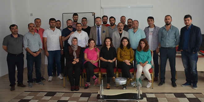 Eğitimini tamamlayan akademisyenlere sertifika