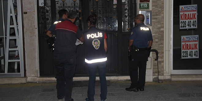 Adana'da bylock kullanıcılarına FETÖ operasyonu: 15 gözaltı