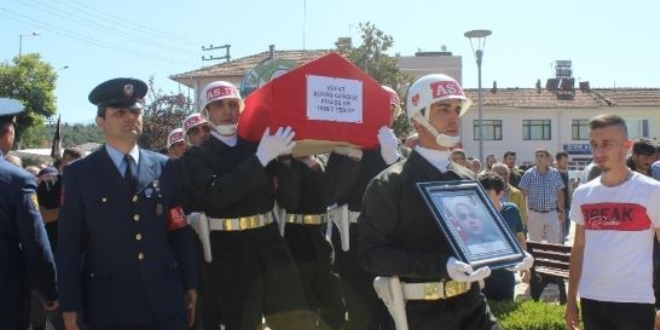 Beyin kanaması sonucu ölen erin cenazesi defnedildi