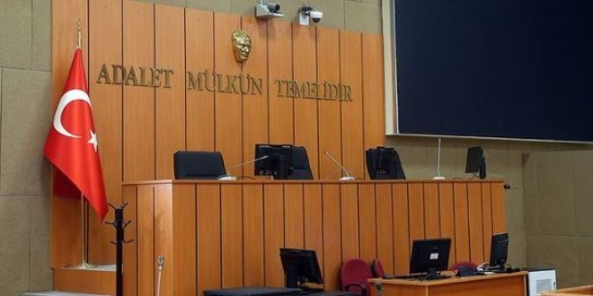 Mahkeme salonunda çekilen görüntülere inceleme