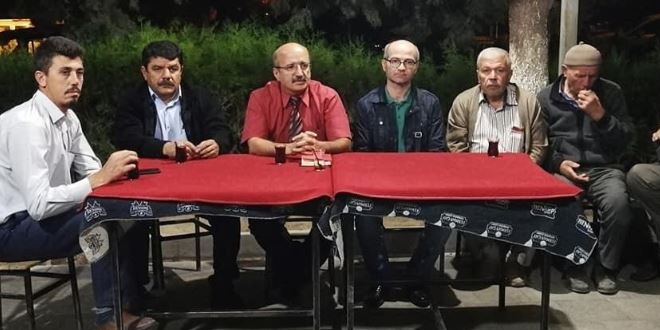 Veliler okula gelemeyince, müdür velilerin ayağına gitti