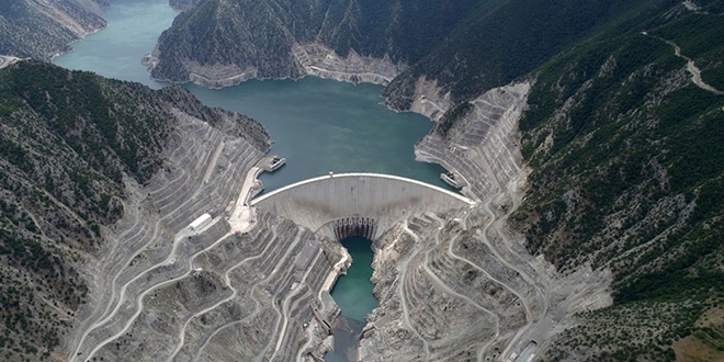 Deriner Barajı'nda elektrik üretimi 11 milyar KW'yi geçti