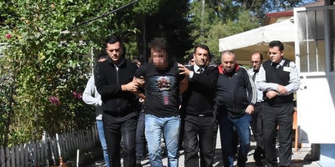 Muayene için geldi, sağlık çalışanlarına saldırdı