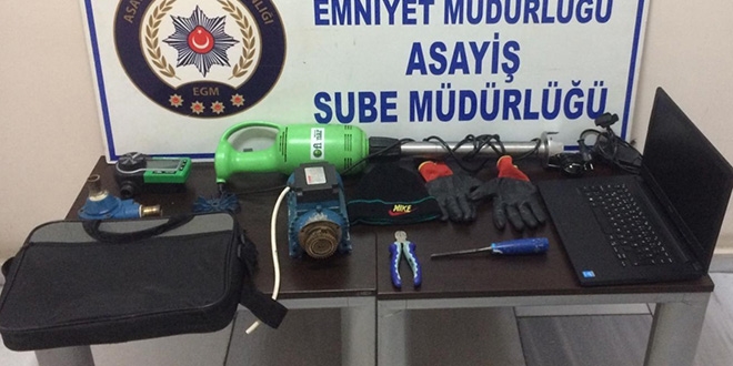 Okul ve iş yerlerinden çaldı, internetten sattı