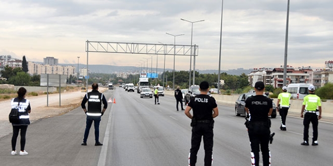 Antalya'da sürücülere ceza yağdı