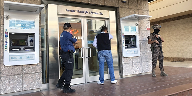'Çocuğum hasta kusura bakmayın' dedi, bankayı soydu