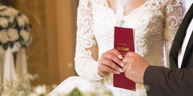 Nikah görüntüleri kusurlu kaydedilen çifte tazminat
