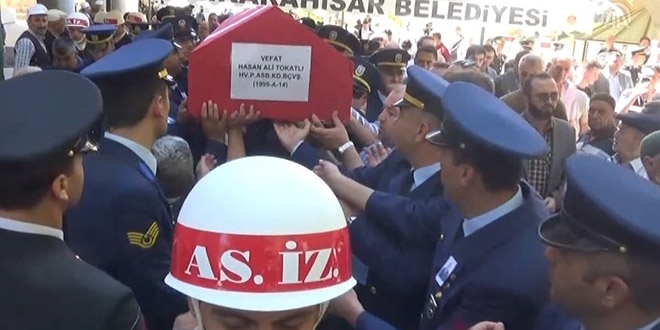 Beyin kanamasından ölen astsubay toprağa verildi