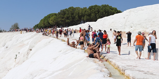 Pamukkale'de sonbahar yoğunluğu