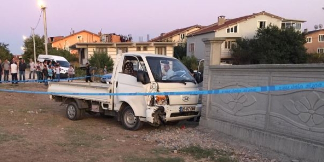Bursa'da kamyonet ocuklara arpt: 1 l, 1 yaral