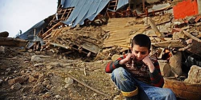 Ailelere nemli uyar: ocuklarnza depremi anlatn