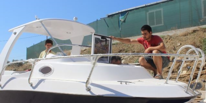 Lüks yatları liseliler yapıyor