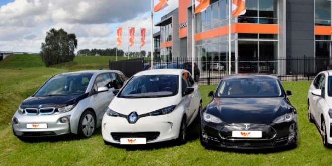 Elektrikli araçlar dizel ve benzinliyle makası kapatıyor