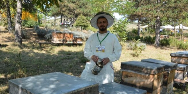 Okulu bitmeden üretime başladı