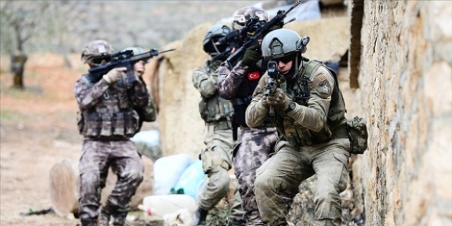 Hakkari'de 2 terörist etkisiz hale getirildi