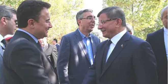 Ahmet Davutoğlu ve Ali Babacan aylar sonra ilk kez karşılaştı