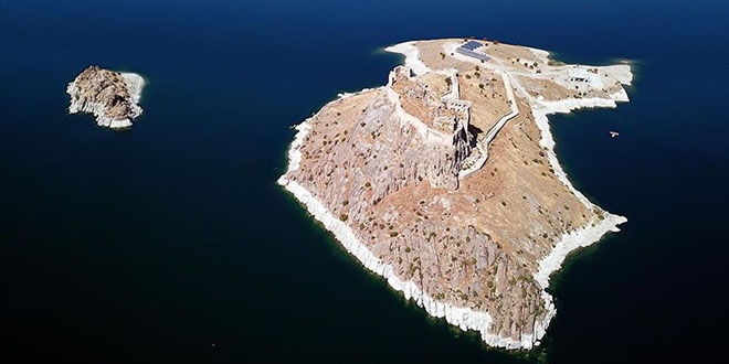 Tarihi Pertek Kalesi turistlerin uğrak yeri olacak