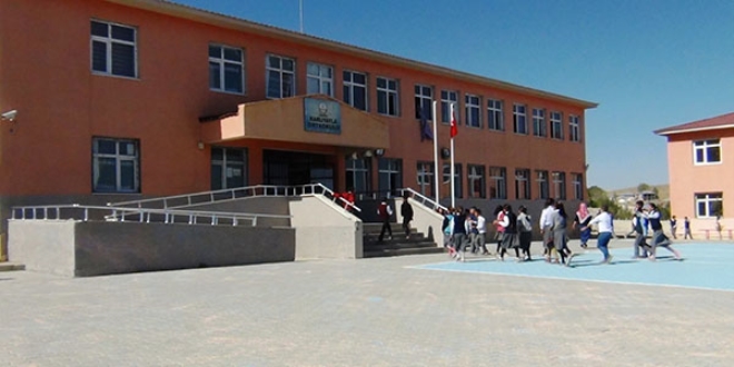 Bu okulda imkansızlık rafa kaldırıldı