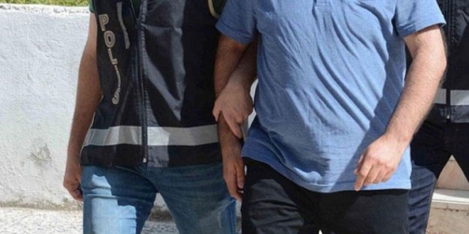Meslekten ihraç edilen istihbaratçı tefecilikten tutuklandı