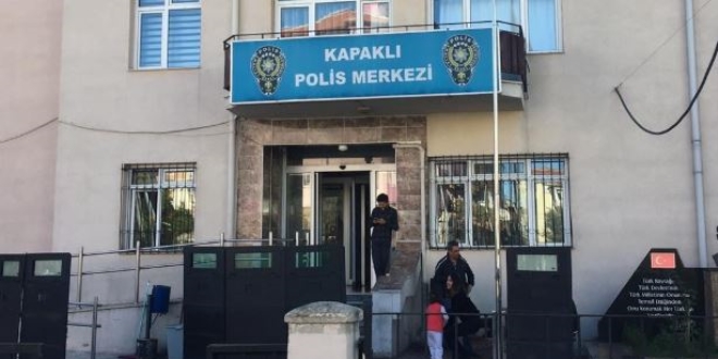 Karakolda polis memurunu baklayan zanl tutukland