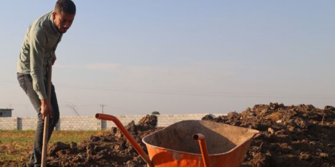 Ödünç aldığı solucan gübresinin üreticisi oldu