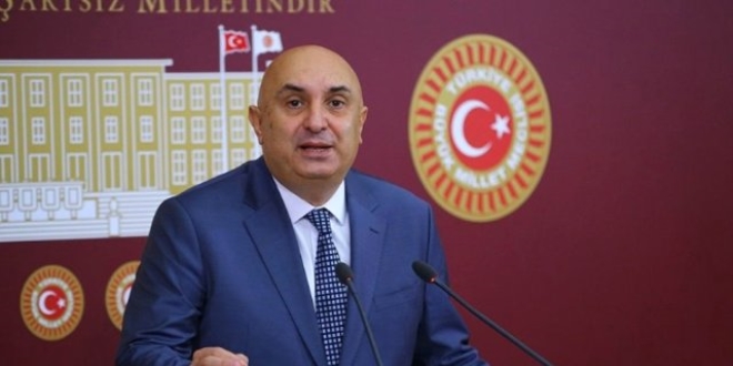 CHP'li Özkoç: Suriye'nin meşru devletiyle derhal ilişkiye geçin