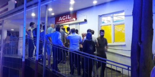 Şanlıurfa Valisi, Ceylanpınar'da yaralıları ziyaret etti