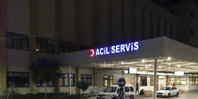 Trafik kontrolü yapan polise otomobil çarptı