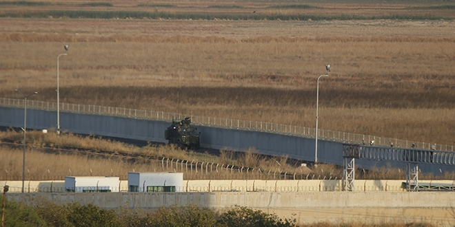 Kentteki çatışma sesleri Akçakale'den duyuluyor