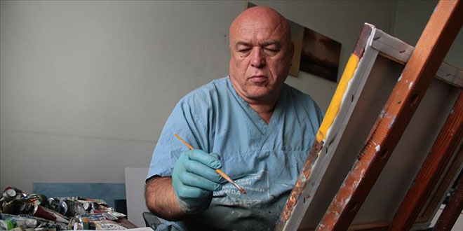 Fakültede dekan evde ressam