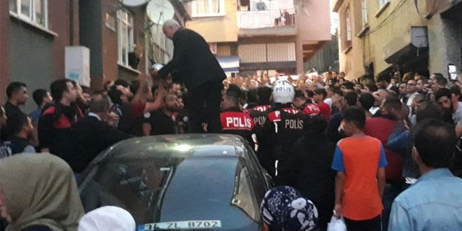 Çirkin iddia mahalleyi sokağa döktü