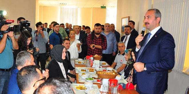 'Milletimiz adalete daha fazla güvenmek istiyor'