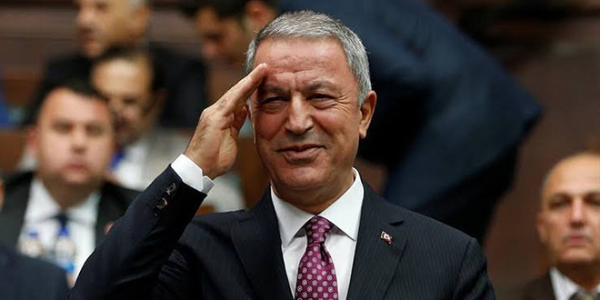 Akar'a 50 yıl önce okuduğu lisede 'asker selamı' sürprizi