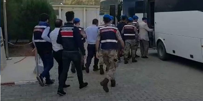 Silah kaçakçılığından gözaltına alınan 10 kişi tutuklandı