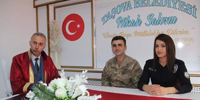 Barış Pınarı Harekatı'na nikah masasından destek