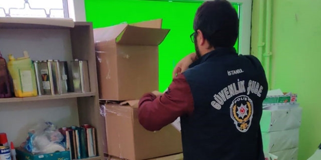İstanbul'da korsan kitap operasyonu: 33 kişi yakalandı