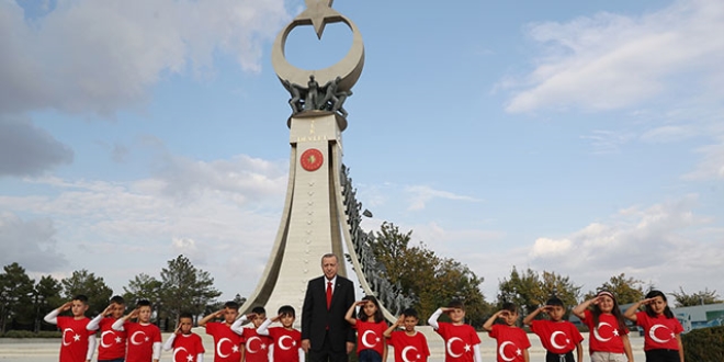 Cumhurbaşkanı Erdoğan, öğrencileri kabul etti