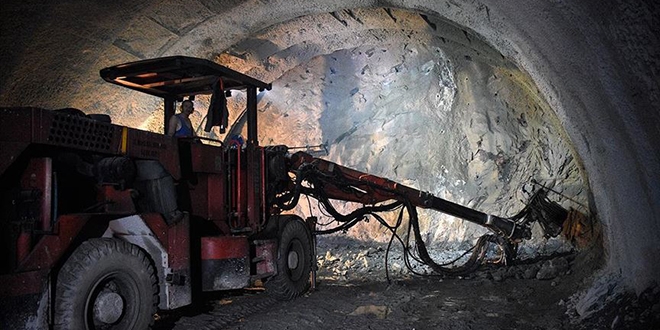 Yeni Zigana Tüneli'nde ışığa 11 kilometre kaldı