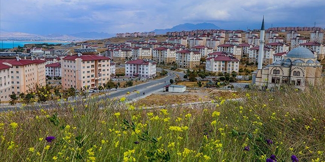 Depremden sonra yeni bir Van ina edildi