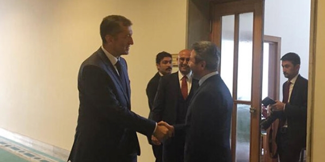 Nöbetçi öğretmenden, nöbetçi Bakana selam olsun!