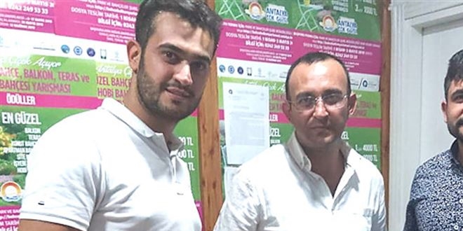 Otobüste unutulan 45 bin TL'yi sahibine teslim etti