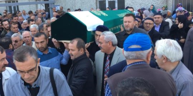 Emekli polis son yolculuğuna uğurlandı