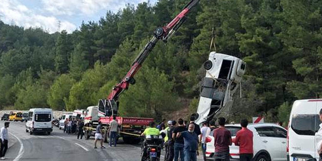 Dere yatağına düşen öğrenci servisinin kadın sürücüsü öldü