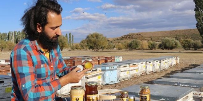 Mezun olmadan harçlıklarıyla kendi işini kurdu