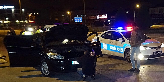 Sahte plakalı otomobilin sürücüsü gözaltında