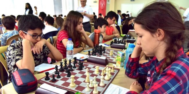 Türkiye'nin en hızlı satranç ustaları belli oldu