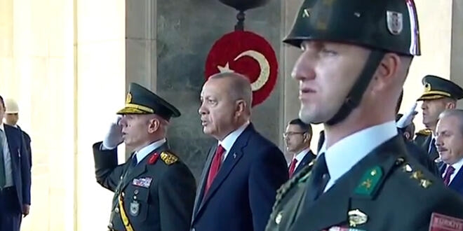 Erdoğan, Anıtkabir defterine yazdı: Terör koridorunu dağıttık